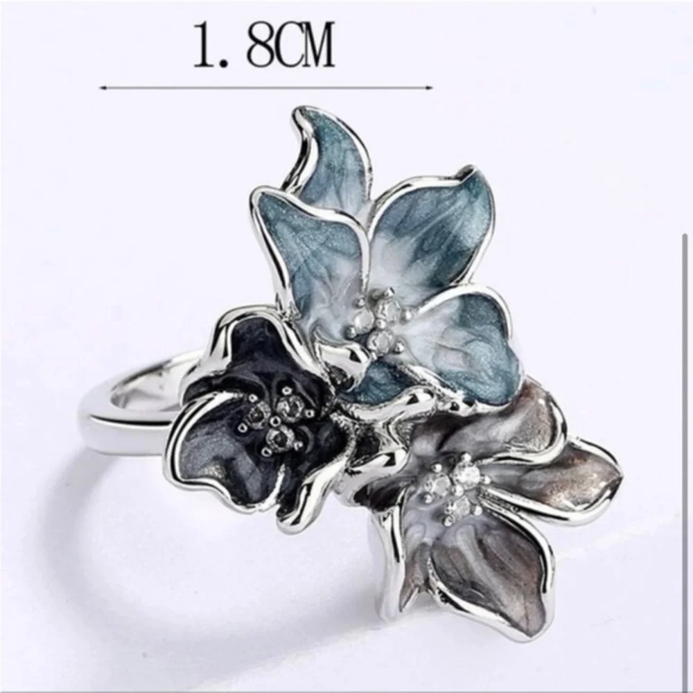 🆕 Cubic Zirconia Blue and Black Silver Flower Ring
